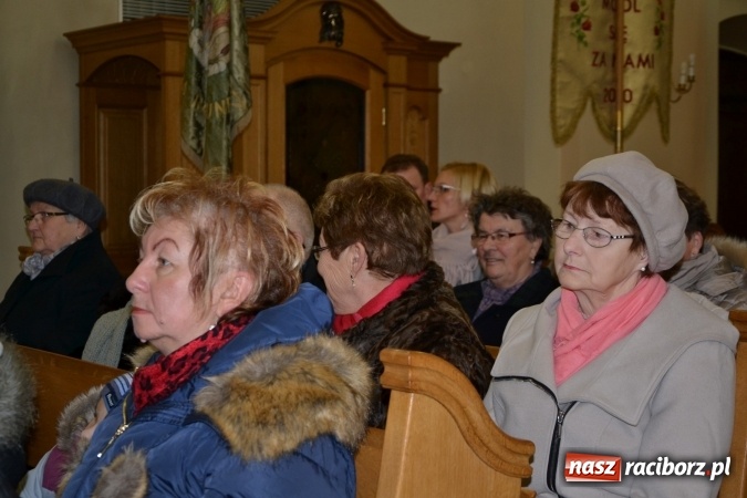 Zdjęcie w galerii na portalu naszraciborz.pl: Orkiestra z Krzyżanowic kolędowała w Bieńkowicach wiadomości z regionu