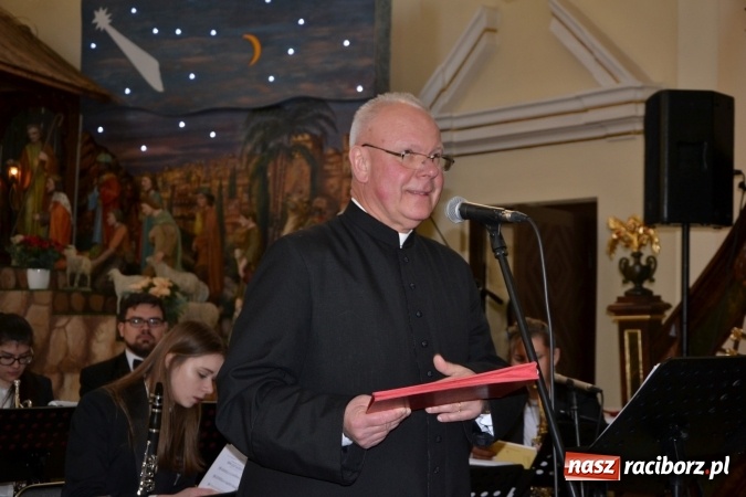 Zdjęcie w galerii na portalu naszraciborz.pl: Orkiestra z Krzyżanowic kolędowała w Bieńkowicach wiadomości z regionu