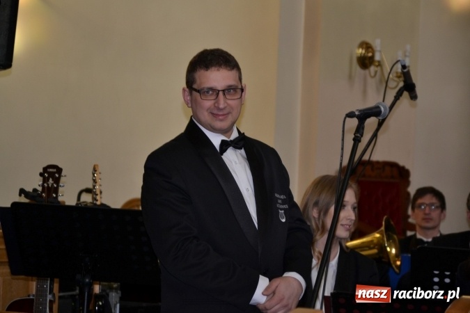 Zdjęcie w galerii na portalu naszraciborz.pl: Orkiestra z Krzyżanowic kolędowała w Bieńkowicach wiadomości z regionu