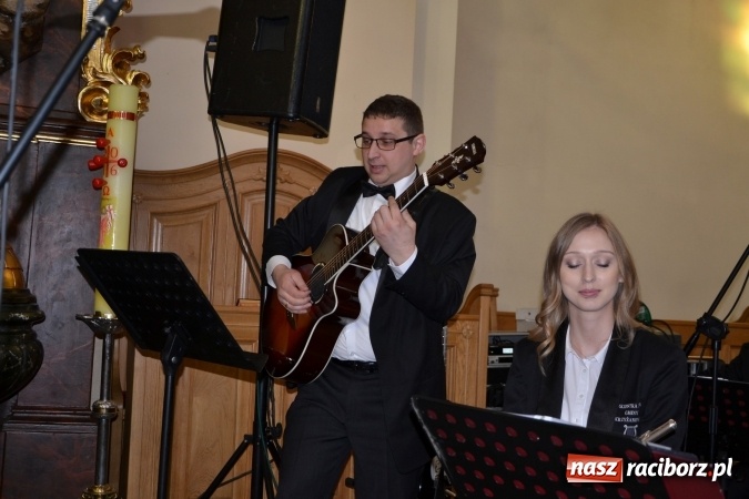 Zdjęcie w galerii na portalu naszraciborz.pl: Orkiestra z Krzyżanowic kolędowała w Bieńkowicach wiadomości z regionu