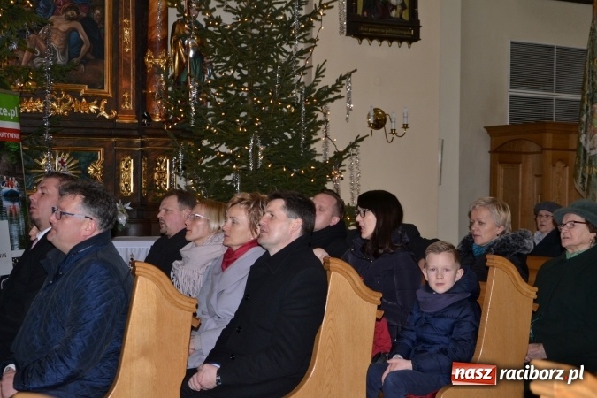 Zdjęcie w galerii na portalu naszraciborz.pl: Orkiestra z Krzyżanowic kolędowała w Bieńkowicach wiadomości z regionu