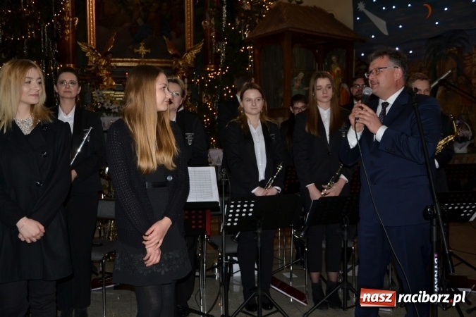 Zdjęcie w galerii na portalu naszraciborz.pl: Orkiestra z Krzyżanowic kolędowała w Bieńkowicach wiadomości z regionu