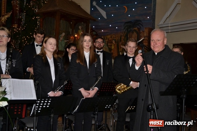 Zdjęcie w galerii na portalu naszraciborz.pl: Orkiestra z Krzyżanowic kolędowała w Bieńkowicach wiadomości z regionu