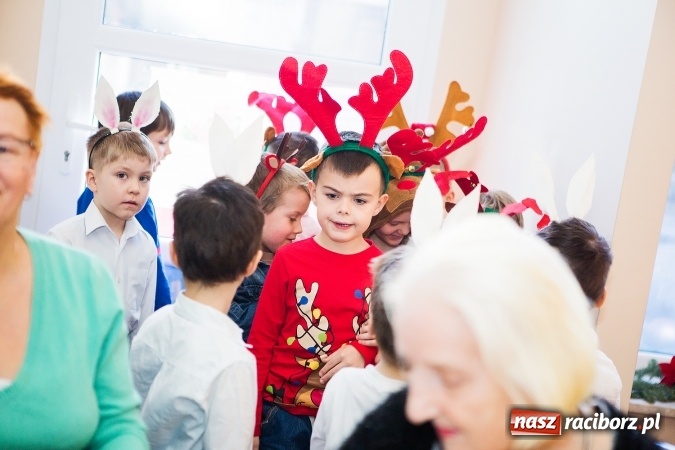 Zdjęcie w galerii na portalu naszraciborz.pl: Dzień Babci i Dziadka w Klubie Seniora wiadomości z regionu