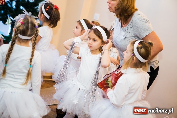 Zdjęcie w galerii na portalu naszraciborz.pl: Dzień Babci i Dziadka w Klubie Seniora wiadomości z regionu