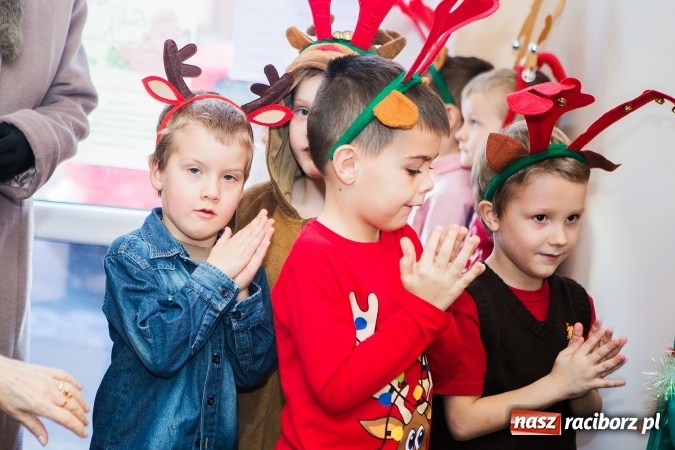 Zdjęcie w galerii na portalu naszraciborz.pl: Dzień Babci i Dziadka w Klubie Seniora wiadomości z regionu