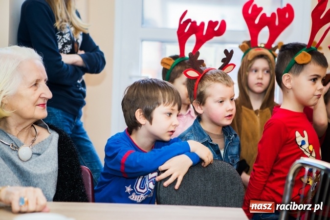 Zdjęcie w galerii na portalu naszraciborz.pl: Dzień Babci i Dziadka w Klubie Seniora wiadomości z regionu