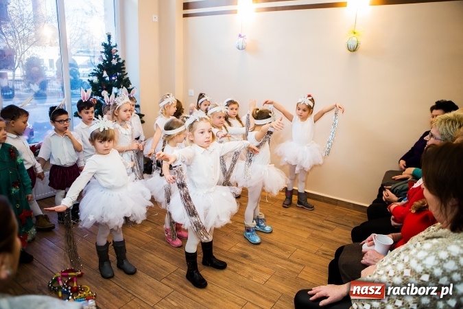 Zdjęcie w galerii na portalu naszraciborz.pl: Dzień Babci i Dziadka w Klubie Seniora wiadomości z regionu