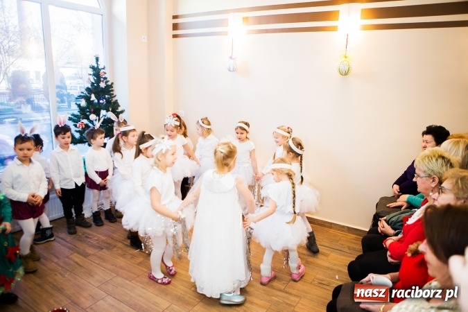 Zdjęcie w galerii na portalu naszraciborz.pl: Dzień Babci i Dziadka w Klubie Seniora wiadomości z regionu