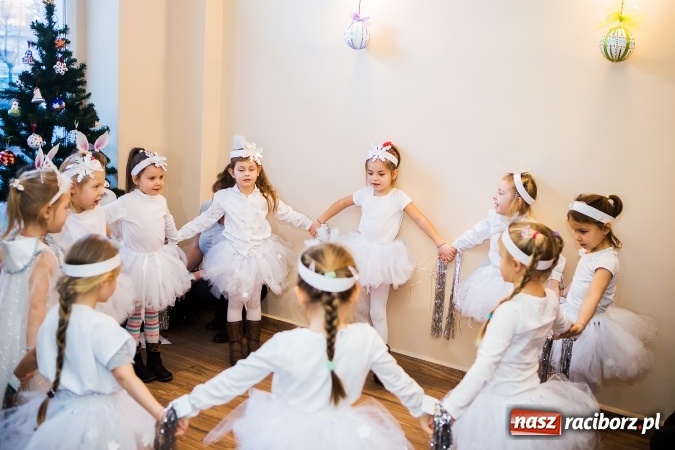 Zdjęcie w galerii na portalu naszraciborz.pl: Dzień Babci i Dziadka w Klubie Seniora wiadomości z regionu