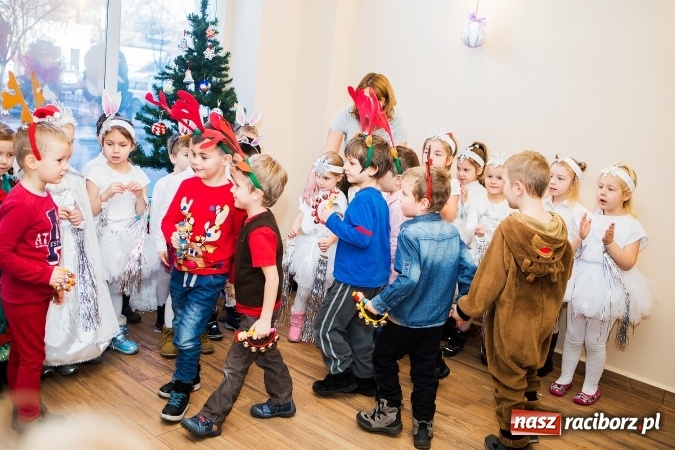 Zdjęcie w galerii na portalu naszraciborz.pl: Dzień Babci i Dziadka w Klubie Seniora wiadomości z regionu