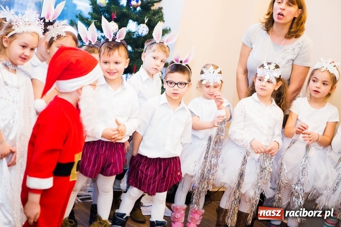 Zdjęcie w galerii na portalu naszraciborz.pl: Dzień Babci i Dziadka w Klubie Seniora wiadomości z regionu