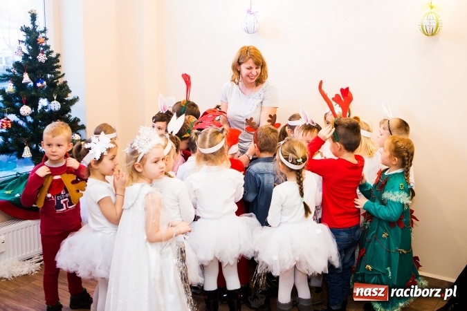 Zdjęcie w galerii na portalu naszraciborz.pl: Dzień Babci i Dziadka w Klubie Seniora wiadomości z regionu