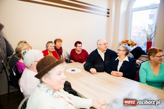 Zdjęcie w galerii na portalu naszraciborz.pl: Dzień Babci i Dziadka w Klubie Seniora wiadomości z regionu