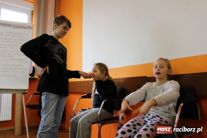 Zdjęcie w galerii na portalu naszraciborz.pl: O Helci, kt&oacute;ra tupała n&oacute;żkami. W Nędzy tworzą literaturę wiadomości z regionu