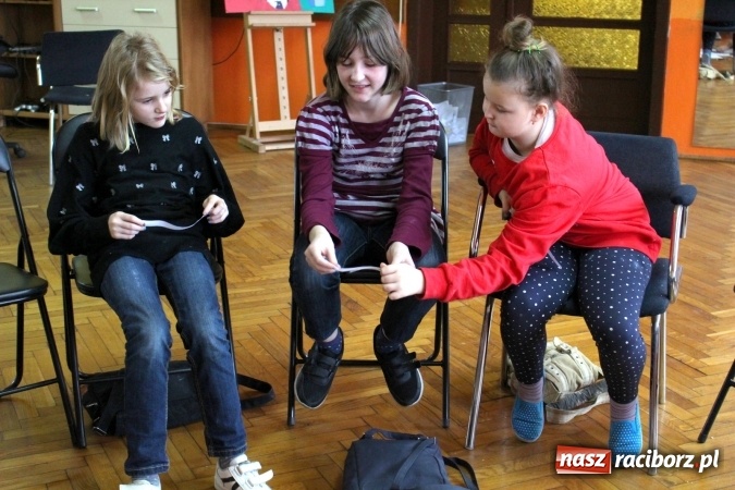 Zdjęcie w galerii na portalu naszraciborz.pl: O Helci, kt&oacute;ra tupała n&oacute;żkami. W Nędzy tworzą literaturę wiadomości z regionu