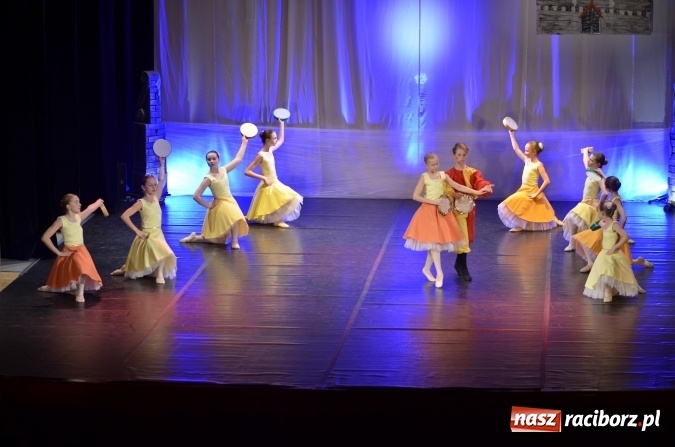 Zdjęcie w galerii na portalu naszraciborz.pl: Czesi z Hulczyna wystawili w Raciborzu Jezioro Łabędzie  wiadomości z regionu