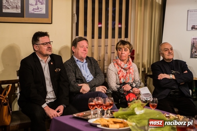 Zdjęcie w galerii na portalu naszraciborz.pl: Wystawa rysunków w raciborskim TMZR wiadomości z regionu