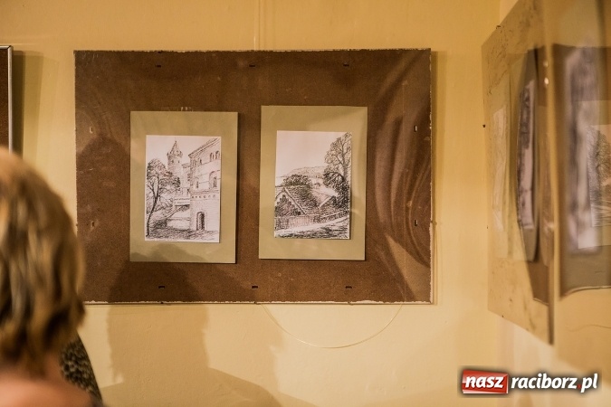Zdjęcie w galerii na portalu naszraciborz.pl: Wystawa rysunków w raciborskim TMZR wiadomości z regionu