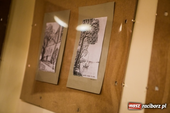 Zdjęcie w galerii na portalu naszraciborz.pl: Wystawa rysunków w raciborskim TMZR wiadomości z regionu