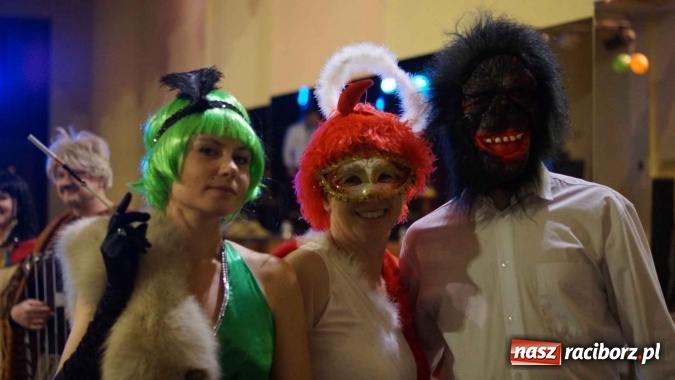 Zdjęcie w galerii na portalu naszraciborz.pl: Asterix, Obelix i przyjaciele, czyli VI Bal Przebierańc&oacute;w w Krzanowicach wiadomości z regionu