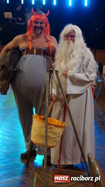 Zdjęcie w galerii na portalu naszraciborz.pl: Asterix, Obelix i przyjaciele, czyli VI Bal Przebierańc&oacute;w w Krzanowicach wiadomości z regionu