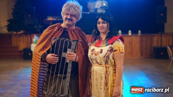 Zdjęcie w galerii na portalu naszraciborz.pl: Asterix, Obelix i przyjaciele, czyli VI Bal Przebierańc&oacute;w w Krzanowicach wiadomości z regionu