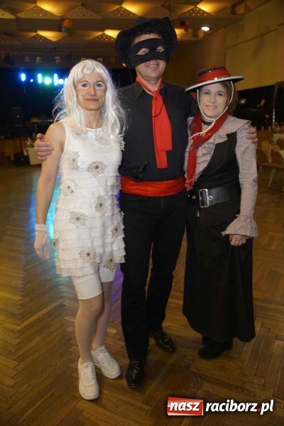 Zdjęcie w galerii na portalu naszraciborz.pl: Asterix, Obelix i przyjaciele, czyli VI Bal Przebierańc&oacute;w w Krzanowicach wiadomości z regionu