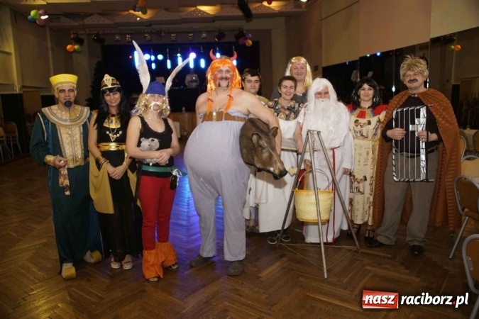 Zdjęcie w galerii na portalu naszraciborz.pl: Asterix, Obelix i przyjaciele, czyli VI Bal Przebierańc&oacute;w w Krzanowicach wiadomości z regionu