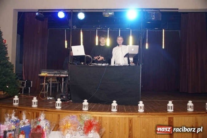 Zdjęcie w galerii na portalu naszraciborz.pl: Asterix, Obelix i przyjaciele, czyli VI Bal Przebierańc&oacute;w w Krzanowicach wiadomości z regionu