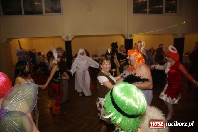 Zdjęcie w galerii na portalu naszraciborz.pl: Asterix, Obelix i przyjaciele, czyli VI Bal Przebierańc&oacute;w w Krzanowicach wiadomości z regionu
