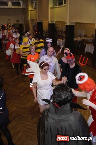 Zdjęcie w galerii na portalu naszraciborz.pl: Asterix, Obelix i przyjaciele, czyli VI Bal Przebierańc&oacute;w w Krzanowicach wiadomości z regionu