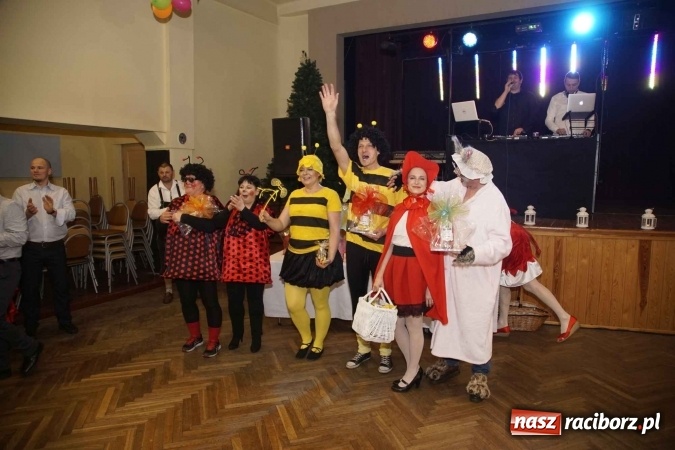 Zdjęcie w galerii na portalu naszraciborz.pl: Asterix, Obelix i przyjaciele, czyli VI Bal Przebierańc&oacute;w w Krzanowicach wiadomości z regionu