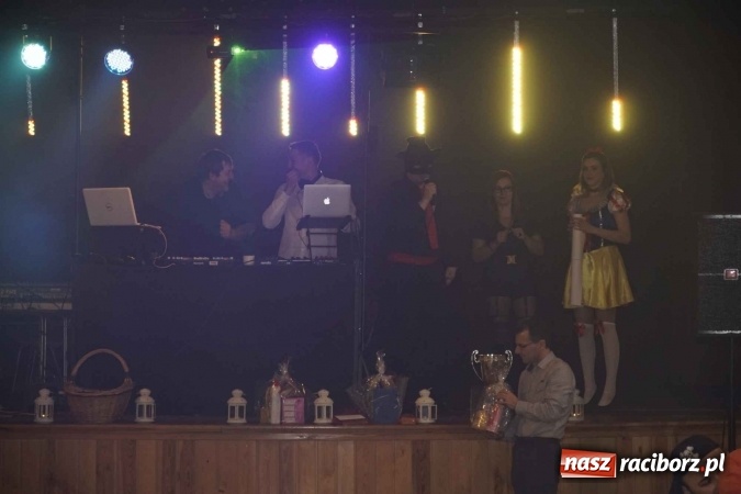 Zdjęcie w galerii na portalu naszraciborz.pl: Asterix, Obelix i przyjaciele, czyli VI Bal Przebierańc&oacute;w w Krzanowicach wiadomości z regionu