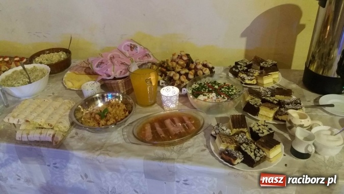 Zdjęcie w galerii na portalu naszraciborz.pl: Asterix, Obelix i przyjaciele, czyli VI Bal Przebierańc&oacute;w w Krzanowicach wiadomości z regionu