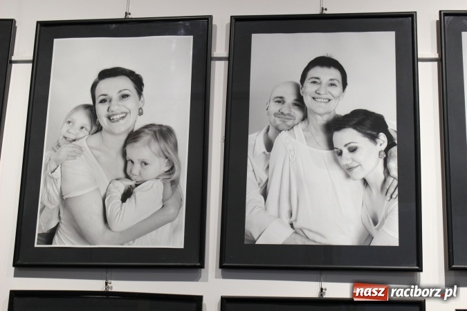 Zdjęcie w galerii na portalu naszraciborz.pl: Wystawa Aliny Luterek w Gminnym Centrum Kultury w Nędzy  wiadomości z regionu