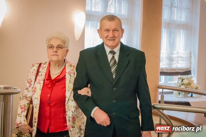 Zdjęcie w galerii na portalu naszraciborz.pl: Dziękuję ci, że nasze małżeństwo było zgodne, szczęśliwe i trwałe... Złote gody w raciborskim USC wiadomości z regionu