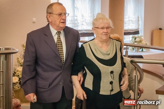 Zdjęcie w galerii na portalu naszraciborz.pl: Dziękuję ci, że nasze małżeństwo było zgodne, szczęśliwe i trwałe... Złote gody w raciborskim USC wiadomości z regionu