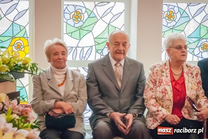 Zdjęcie w galerii na portalu naszraciborz.pl: Dziękuję ci, że nasze małżeństwo było zgodne, szczęśliwe i trwałe... Złote gody w raciborskim USC wiadomości z regionu