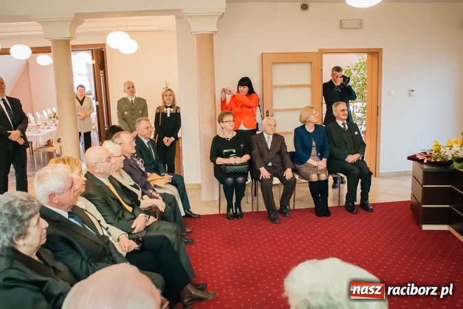 Zdjęcie w galerii na portalu naszraciborz.pl: Dziękuję ci, że nasze małżeństwo było zgodne, szczęśliwe i trwałe... Złote gody w raciborskim USC wiadomości z regionu