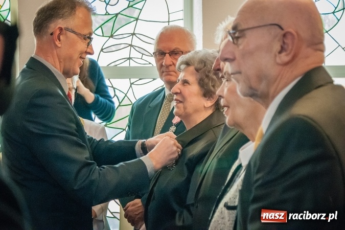 Zdjęcie w galerii na portalu naszraciborz.pl: Dziękuję ci, że nasze małżeństwo było zgodne, szczęśliwe i trwałe... Złote gody w raciborskim USC wiadomości z regionu