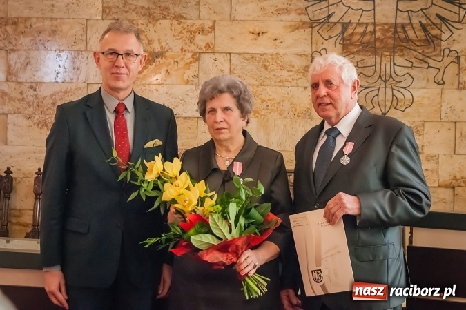 Zdjęcie w galerii na portalu naszraciborz.pl: Dziękuję ci, że nasze małżeństwo było zgodne, szczęśliwe i trwałe... Złote gody w raciborskim USC wiadomości z regionu