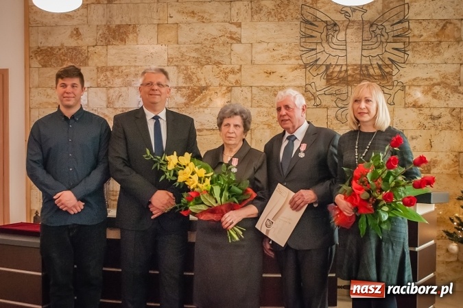 Zdjęcie w galerii na portalu naszraciborz.pl: Dziękuję ci, że nasze małżeństwo było zgodne, szczęśliwe i trwałe... Złote gody w raciborskim USC wiadomości z regionu