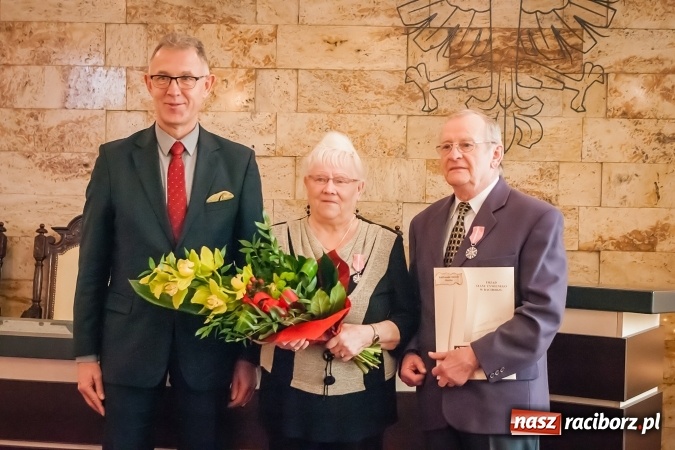 Zdjęcie w galerii na portalu naszraciborz.pl: Dziękuję ci, że nasze małżeństwo było zgodne, szczęśliwe i trwałe... Złote gody w raciborskim USC wiadomości z regionu