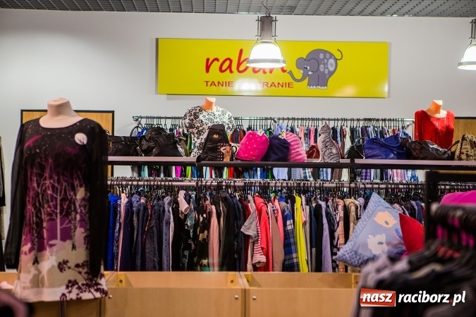 Zdjęcie w galerii na portalu naszraciborz.pl: 1 lutego wielkie otwarcie nowego salonu Raban przy ul. Opawskiej  wiadomości z regionu