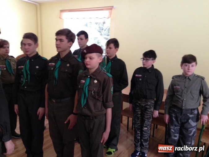 Zdjęcie w galerii na portalu naszraciborz.pl: Być jak Cichociemny, czyli zimowisko raciborskich harcerzy w Pokrzywnej wiadomości z regionu