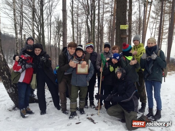 Zdjęcie w galerii na portalu naszraciborz.pl: Być jak Cichociemny, czyli zimowisko raciborskich harcerzy w Pokrzywnej wiadomości z regionu