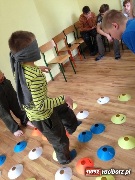 Zdjęcie w galerii na portalu naszraciborz.pl: Być jak Cichociemny, czyli zimowisko raciborskich harcerzy w Pokrzywnej wiadomości z regionu