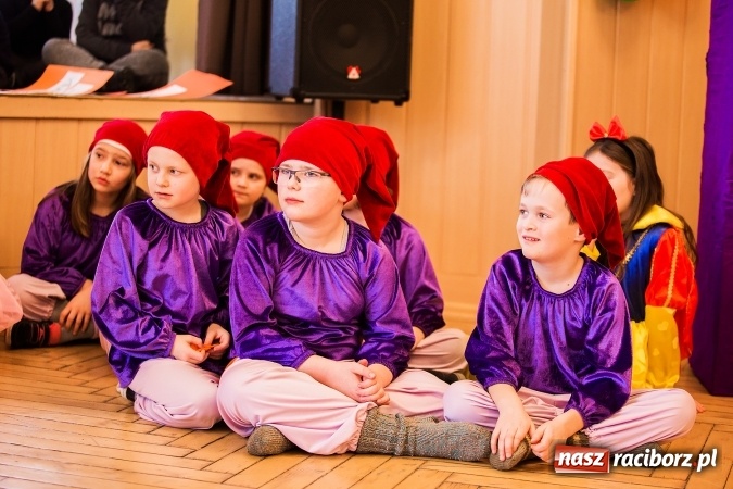 Zdjęcie w galerii na portalu naszraciborz.pl: Występy artystyczne w Domu Pomocy Społecznej wiadomości z regionu