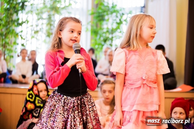 Zdjęcie w galerii na portalu naszraciborz.pl: Występy artystyczne w Domu Pomocy Społecznej wiadomości z regionu